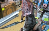 pyramid-head-13-limited-edition-pvc-statue-7 pyramid-head-13-limited-edition-pvc-statue-7