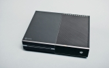 <p>From the top, the 50-50 split (glossy solid panel/matte vented panel) is clearly visible.  <p>From the top, the 50-50 split (glossy solid panel/matte vented panel) is clearly visible.Â
